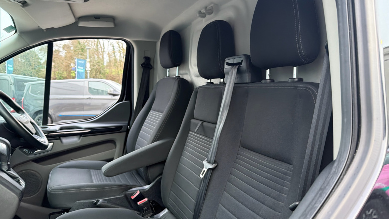 Ford Transit Custom 280 L1 Diesel Fwd 2.0 EcoBlue 130ps Low Roof Limited Van Auto